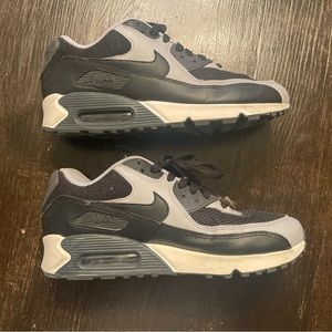 men’s nike air max 90 essential ‘wolf grey’ sneakers
